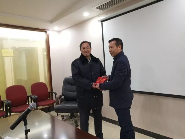 市律协新春走访慰问困难律师