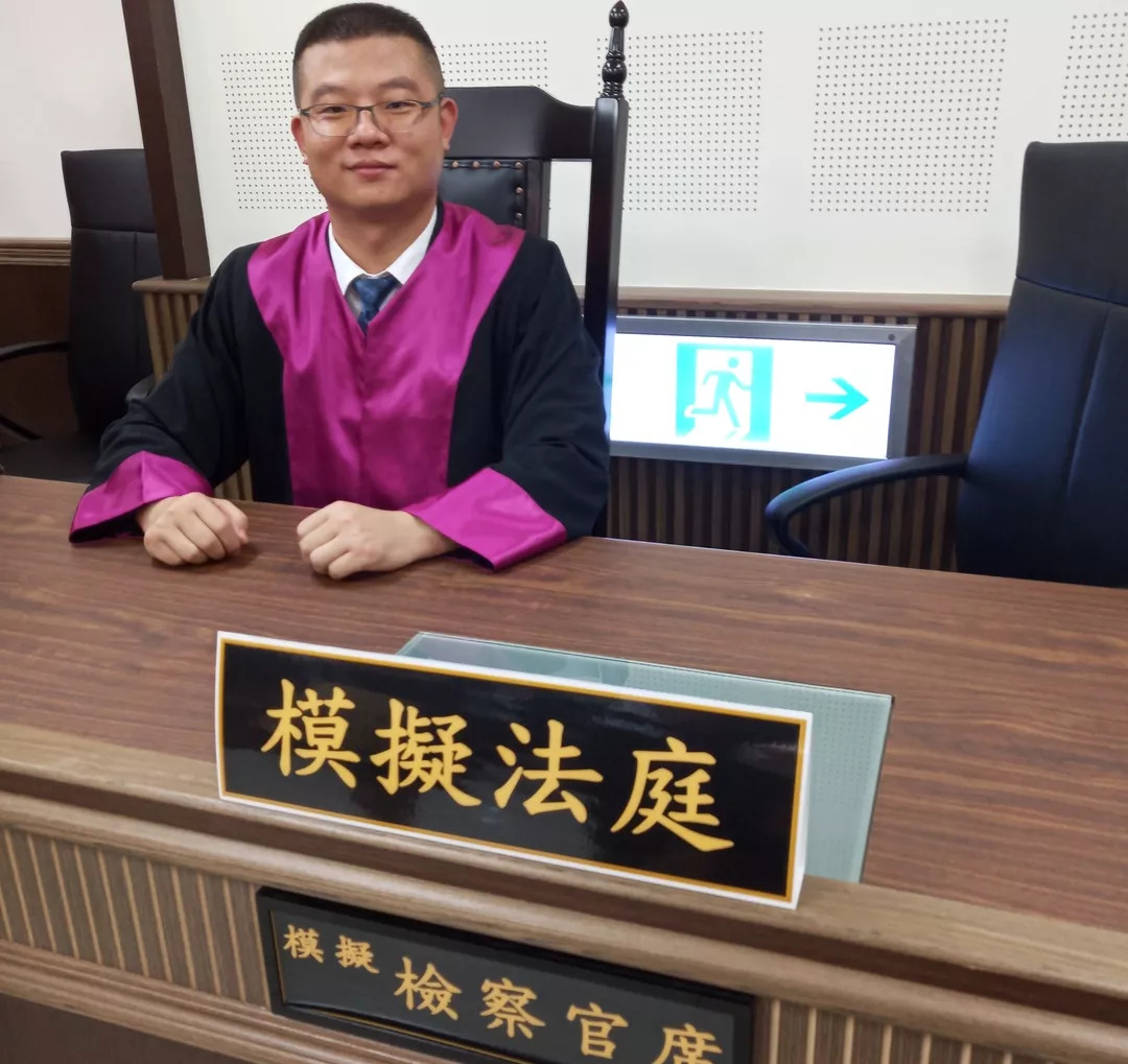 杨择郡会长带队赴台湾参加高雄律师节庆祝活动